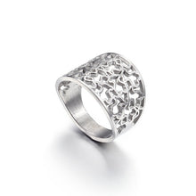 Load image into Gallery viewer, Titanium steel bear hollowed ring stainless steel bear ring new product first cub jewelry